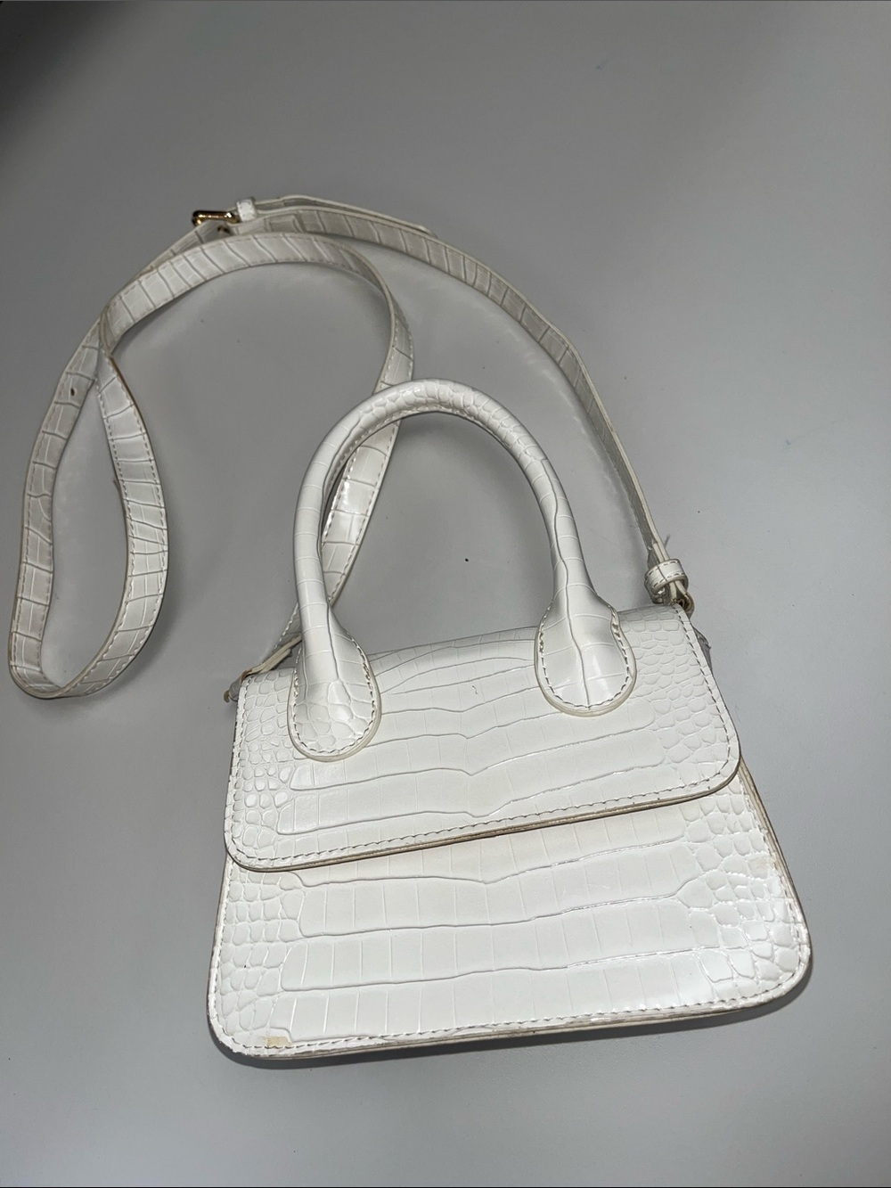 Abercrombie & Fitch White Faux Croc-Embossed Women’s Crossbody Bag